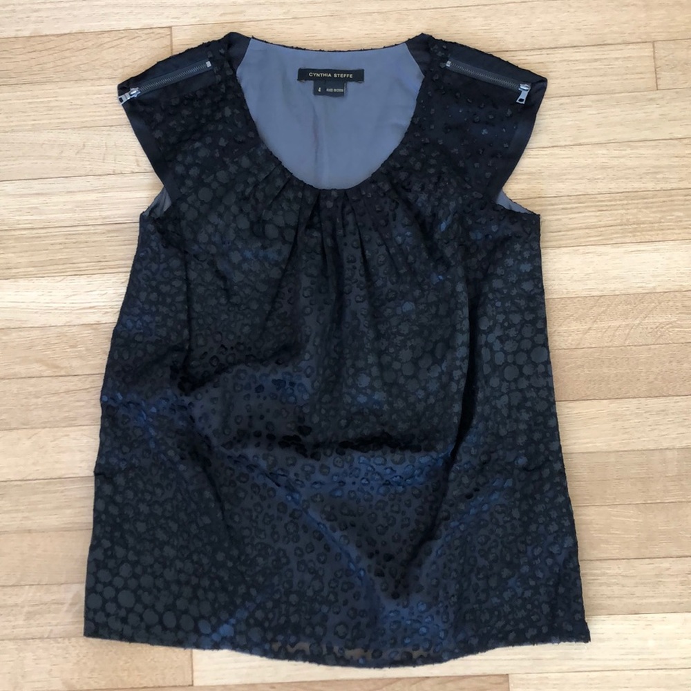 Cynthia Steffe NWOT blouse sz 4 black laser cut leopard print never worn VINTAGE